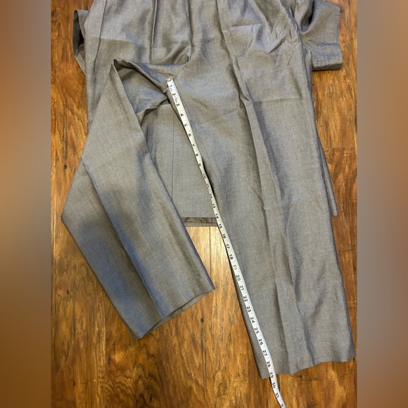Kasper gray suit with a short-sleeved jacket and pants 14P - Picture 6 of 16